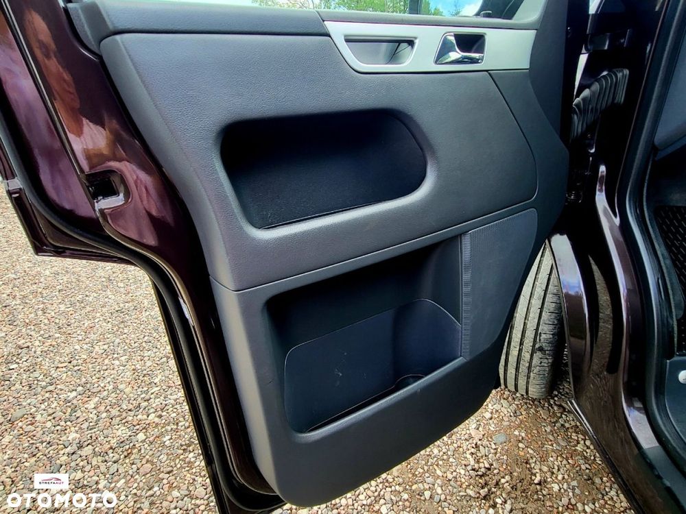Volkswagen Multivan - 15