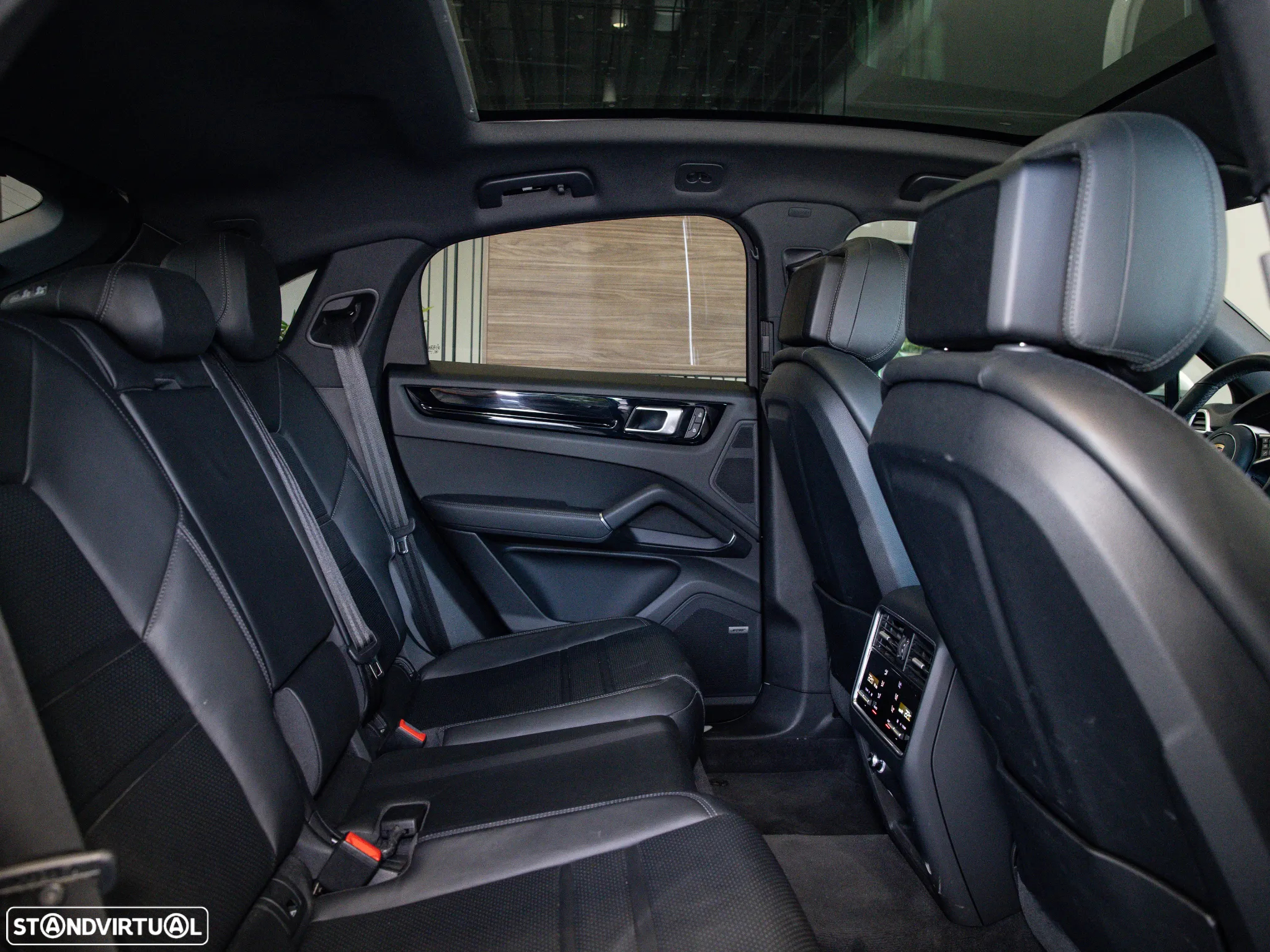 Porsche Cayenne Coupé E-Hybrid - 51