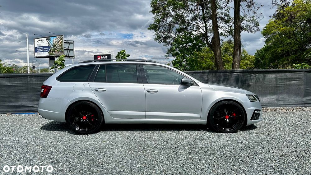 Skoda Octavia 2.0 TDI DSG RS - 9