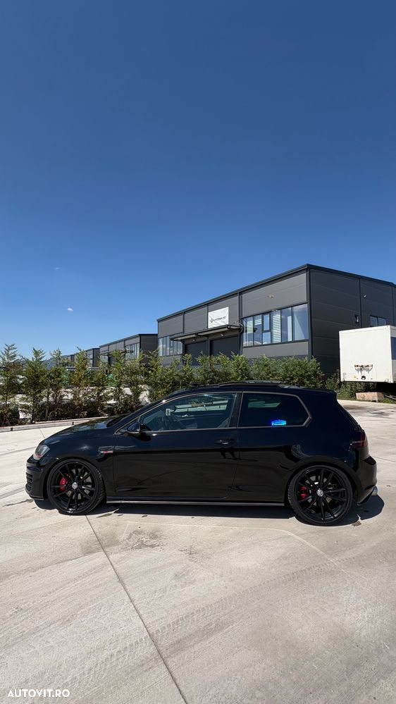 Volkswagen Golf - 3