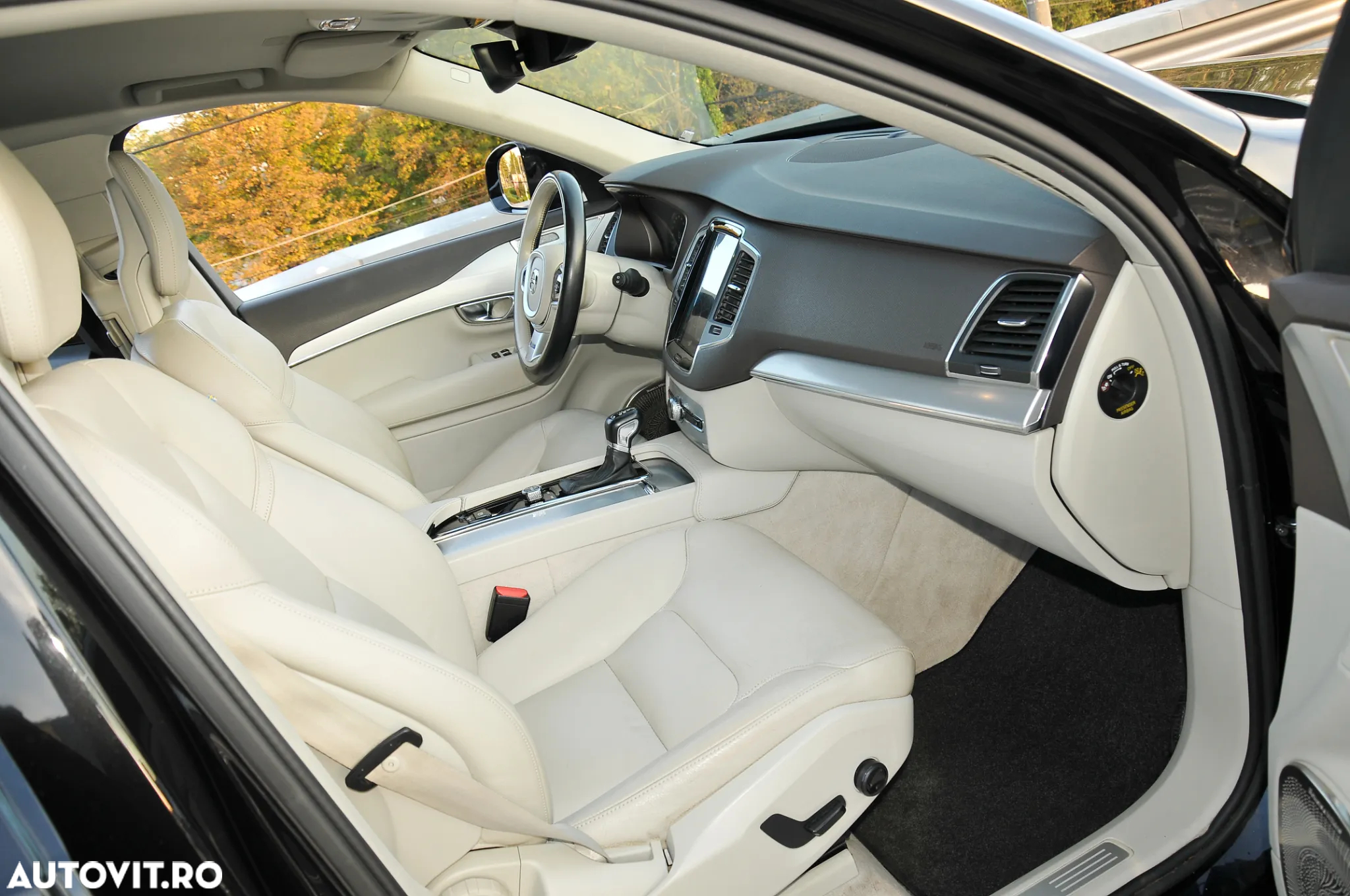 Volvo XC 90 D5 AWD Geartronic RDesign - 10