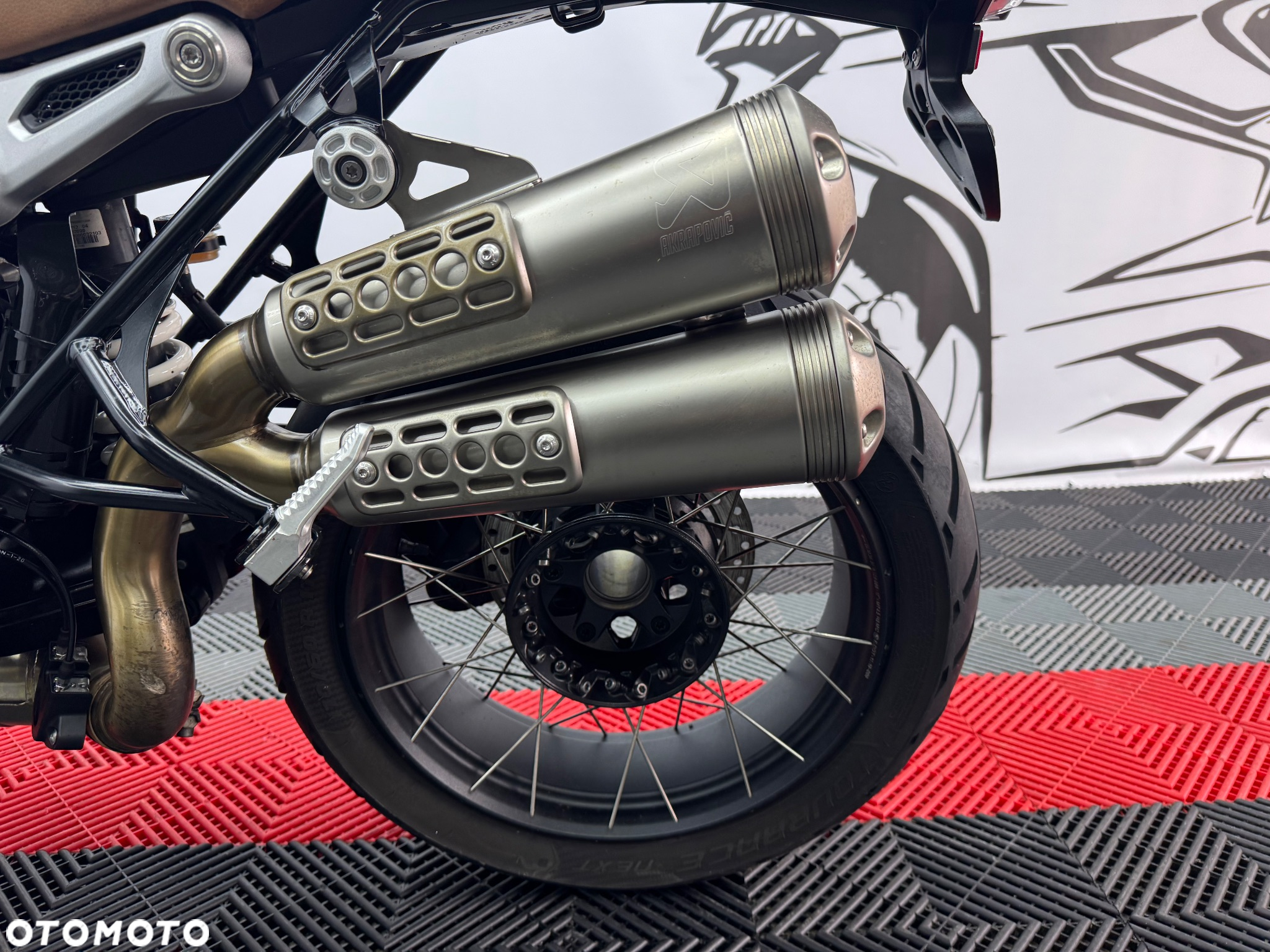 BMW R - 18