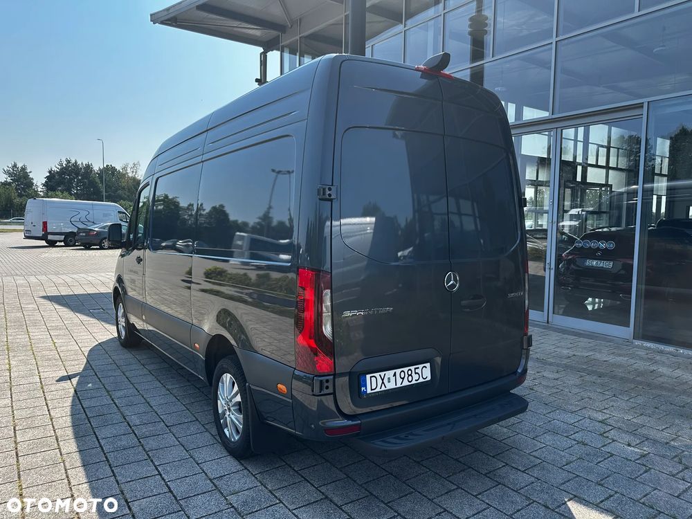 Mercedes-Benz Sprinter - 9