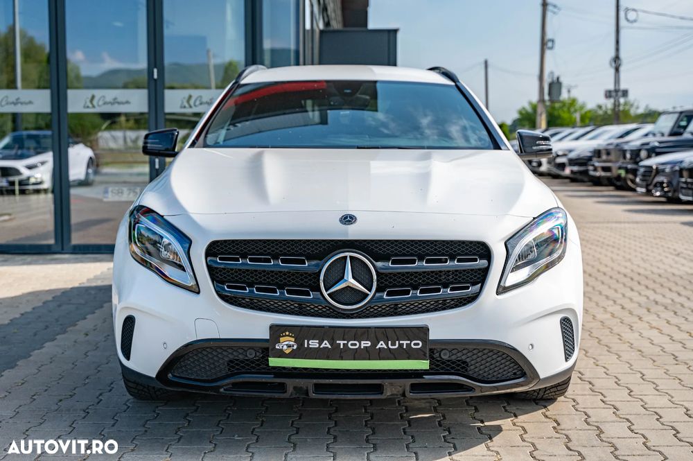 Mercedes-Benz GLA 220 d 4MATIC 7G-DCT - 2