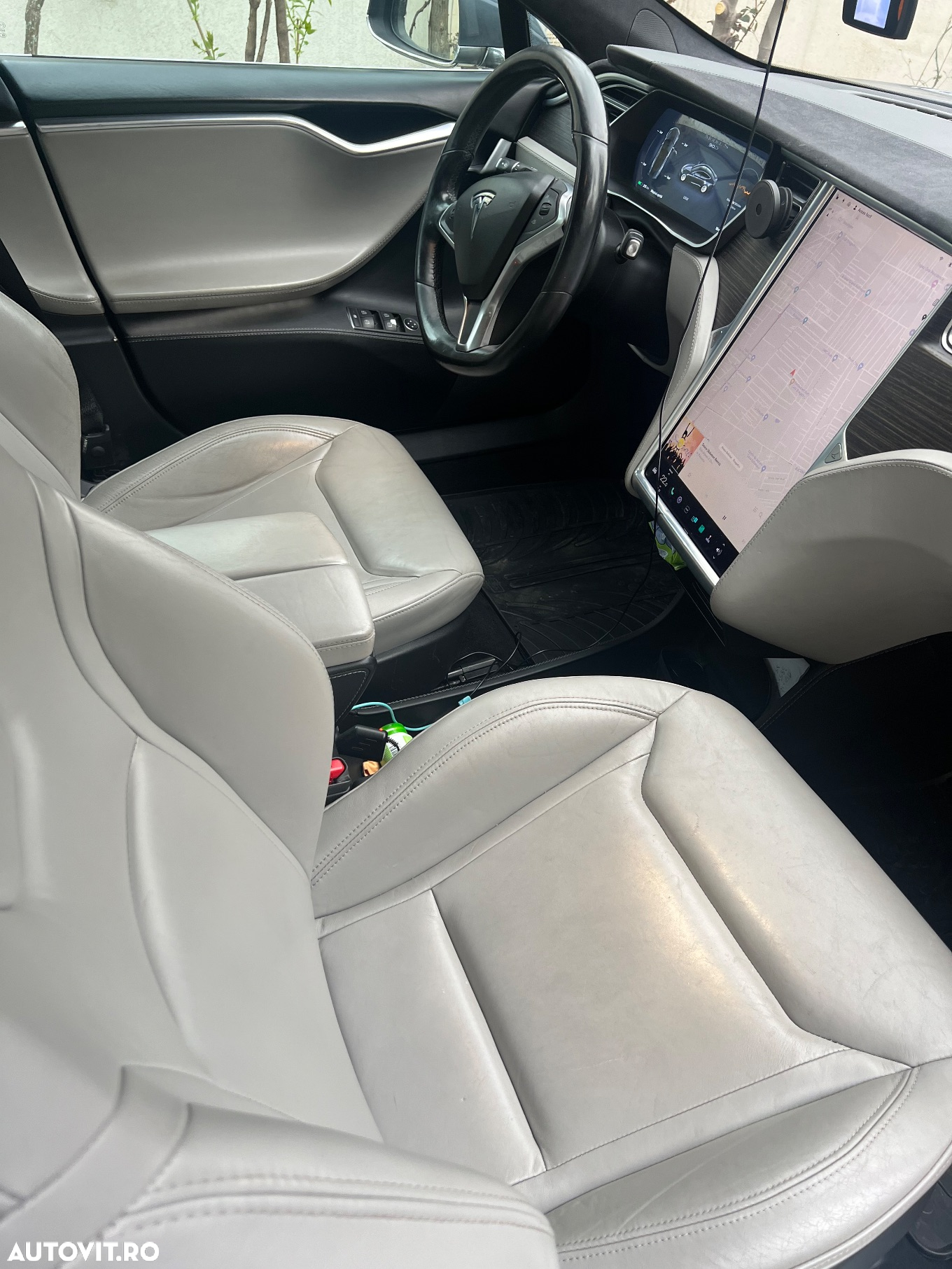 Tesla Model S - 5