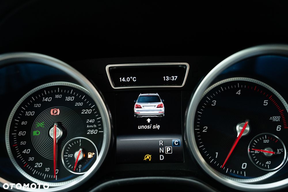 Mercedes-Benz GLS - 21