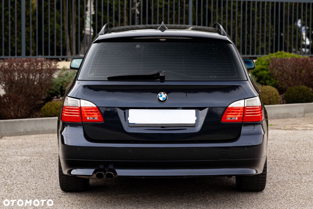 BMW Seria 5 525i xDrive - 9