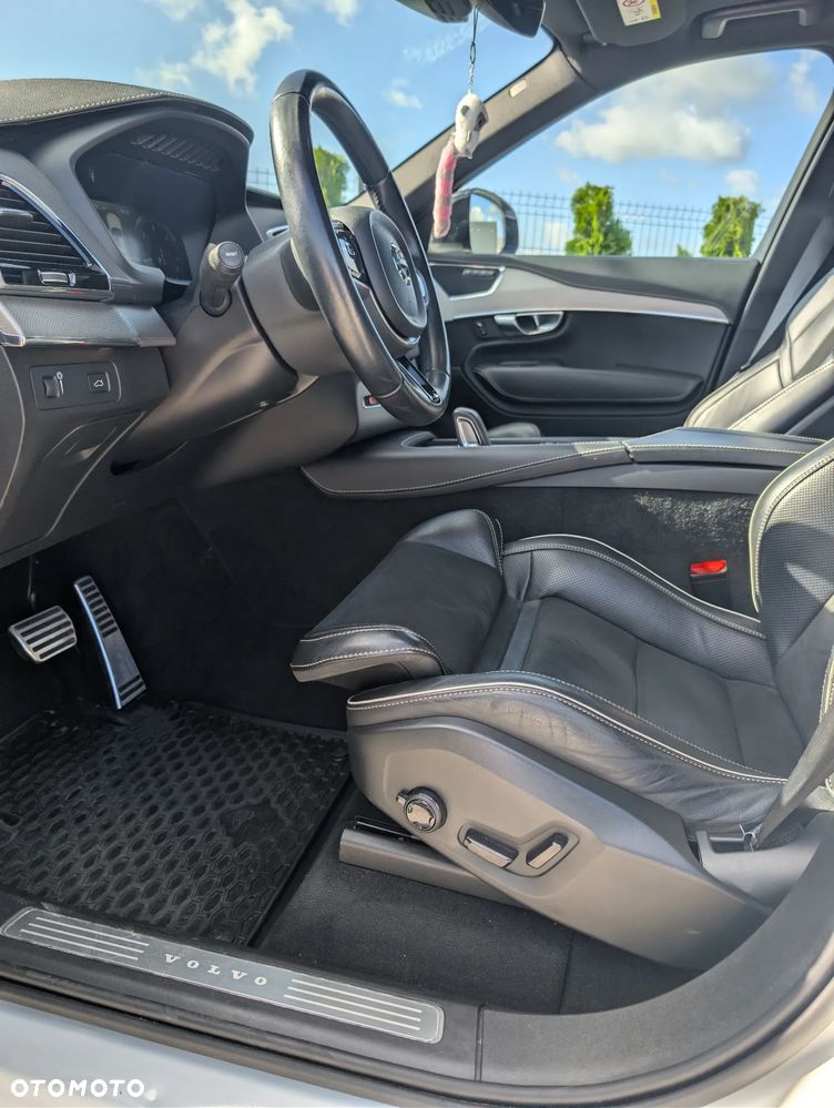 Volvo XC 90 D5 AWD R-Design 7os - 29