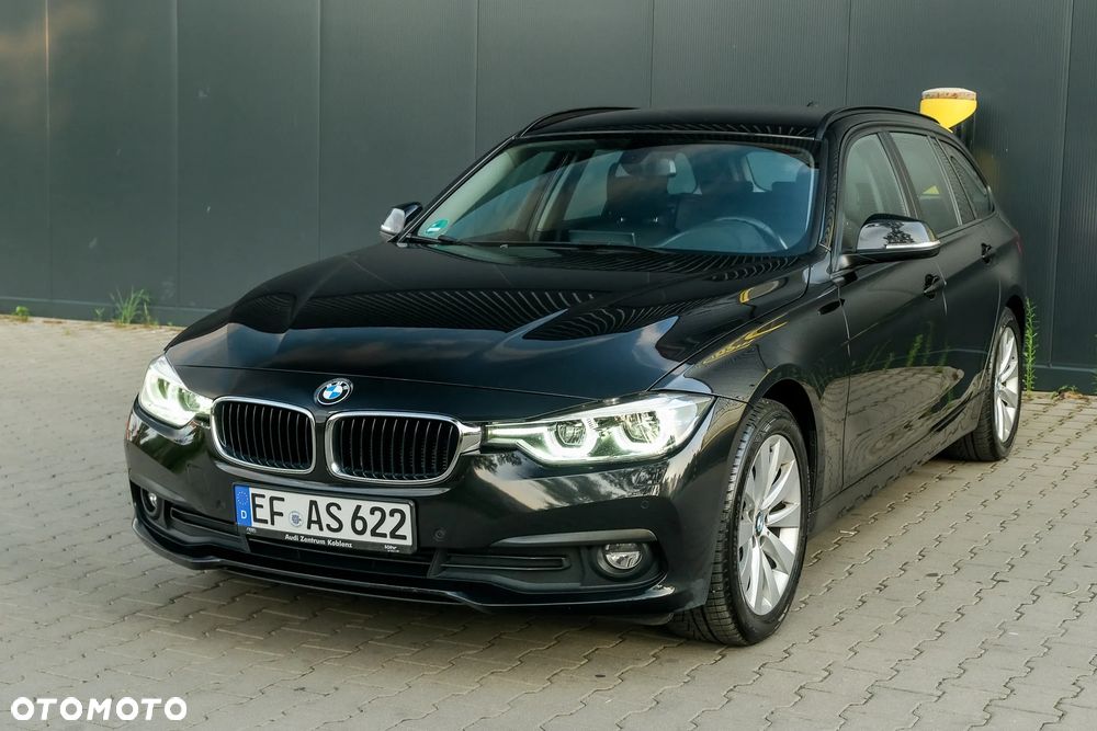 BMW Seria 3 320d Sport Line - 3