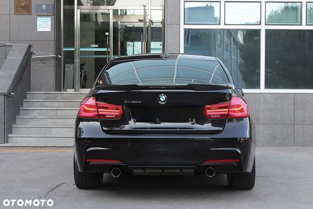 BMW Seria 3 330i xDrive Sport Line - 5