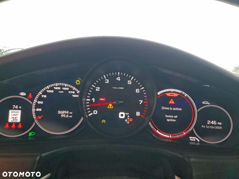 Porsche Panamera 4 - 10