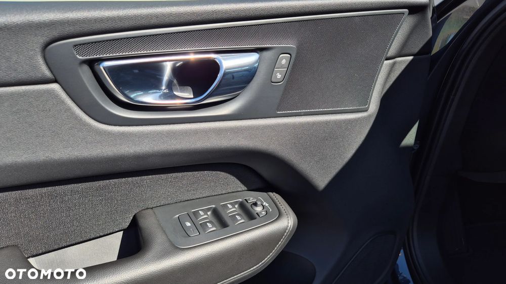 Volvo XC 60 D4 Momentum Pro - 15