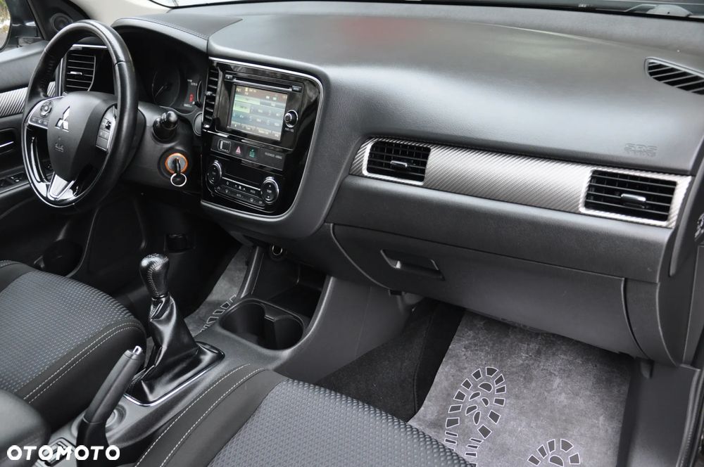 Mitsubishi Outlander 2.0 2WD SUV-Star - 25