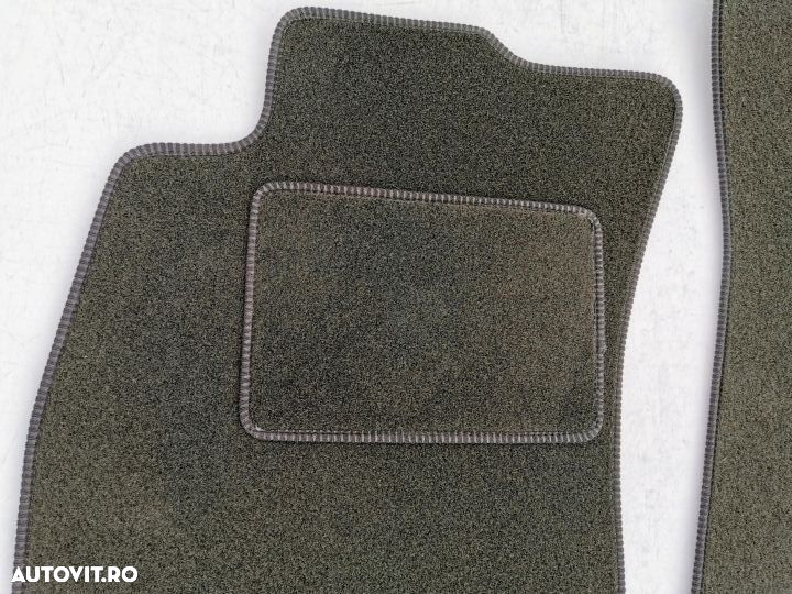 Covorase mocheta Audi A6 C6 Covorase mocheta AUDI A 6 C6 - 7