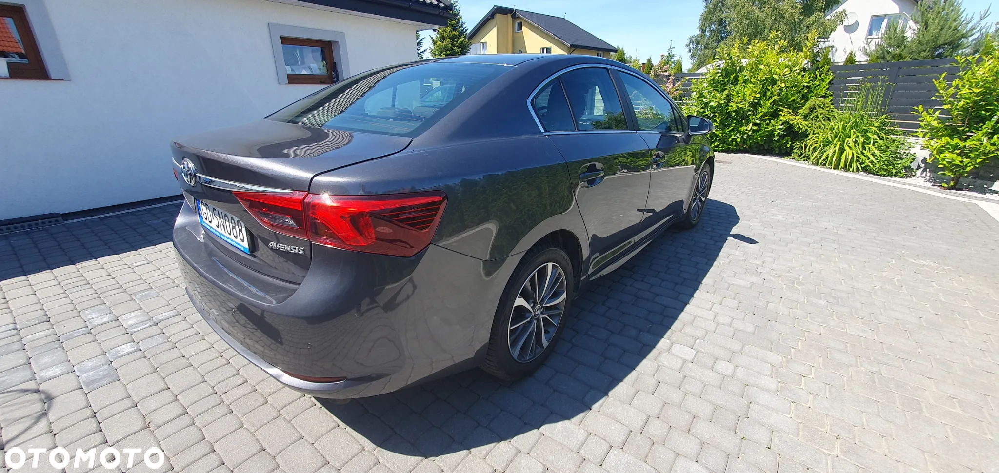 Toyota Avensis 2.0 D-4D Premium - 4