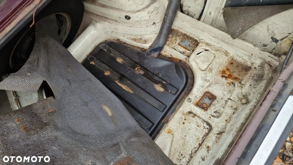Audi 100 - 24