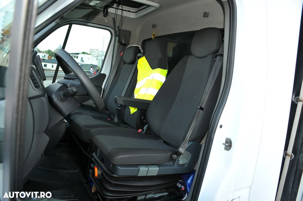 Renault Master cu lift - 13