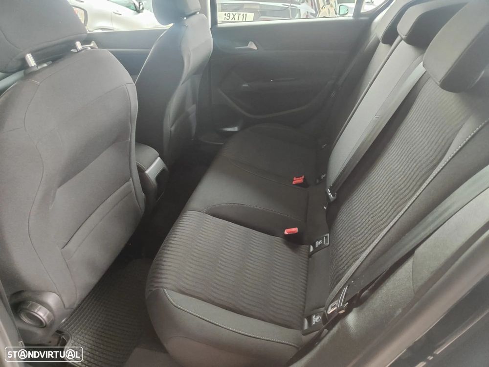 Peugeot 308 1.6 e-HDi Active CVM6 - 13