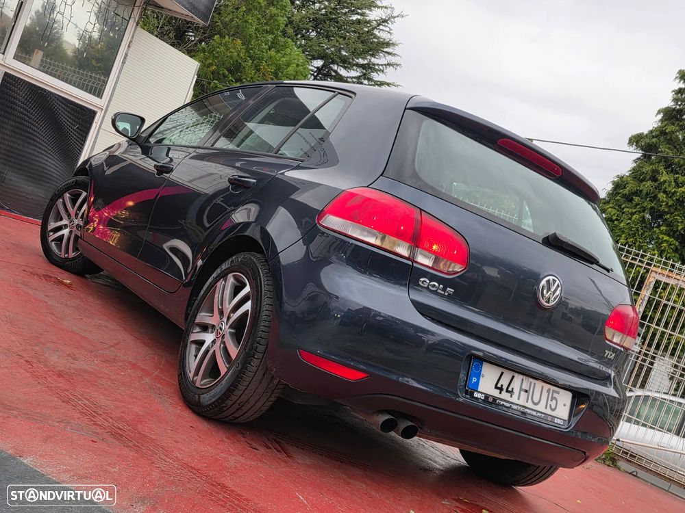 VW Golf 2.0 TDi Confortline - 24