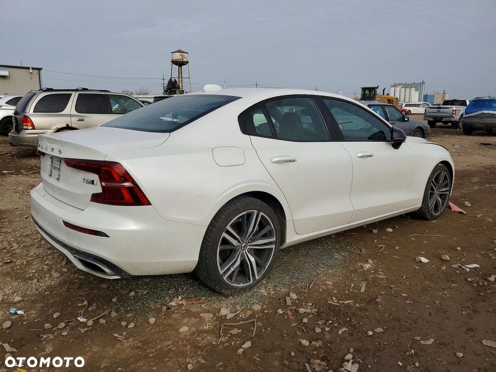 Volvo S60 T6 AWD R-Design - 4