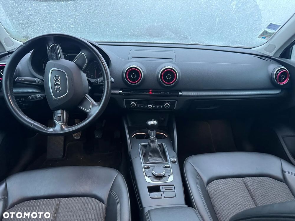 Audi A3 1.6 TDI Attraction - 8