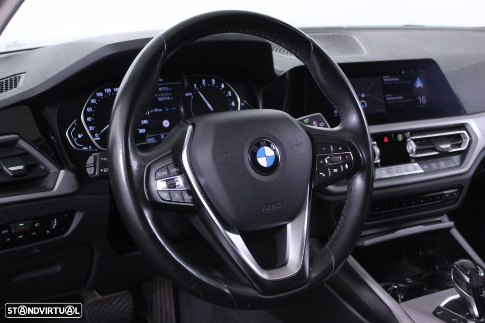 BMW 330 e Touring Auto - 22