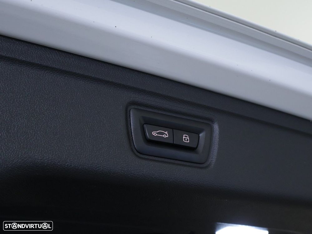 BMW 330 e xDrive Aut. M Sport - 17