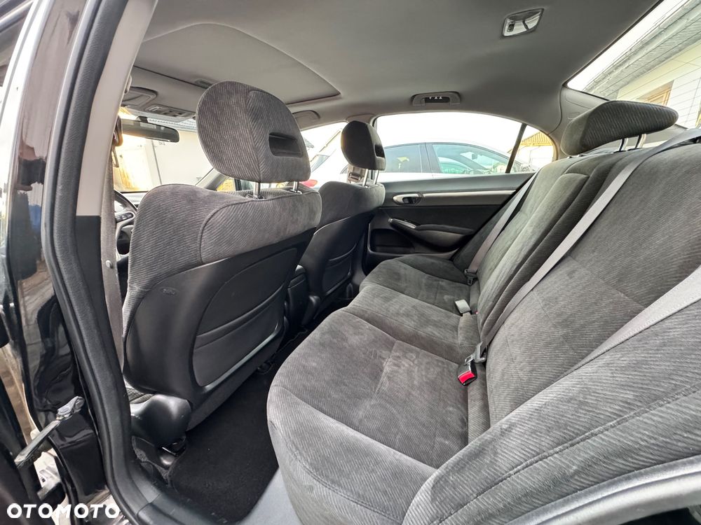 Honda Civic 1.8 Executive - 19