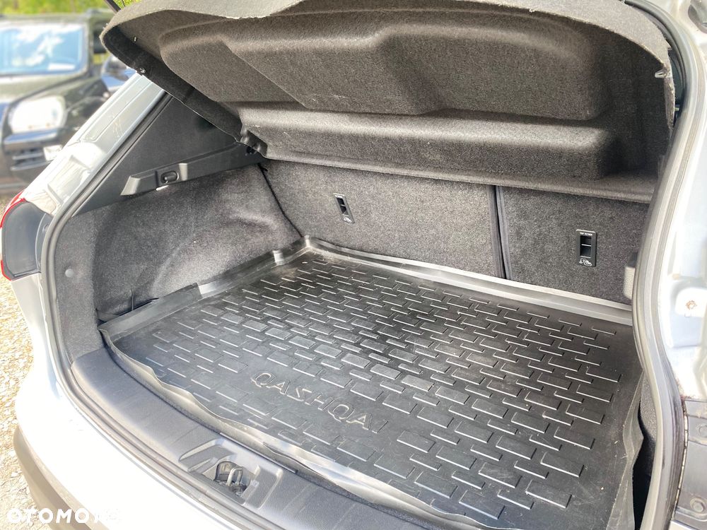 Nissan Qashqai 1.6 dCi Xtronic N-Connecta - 39