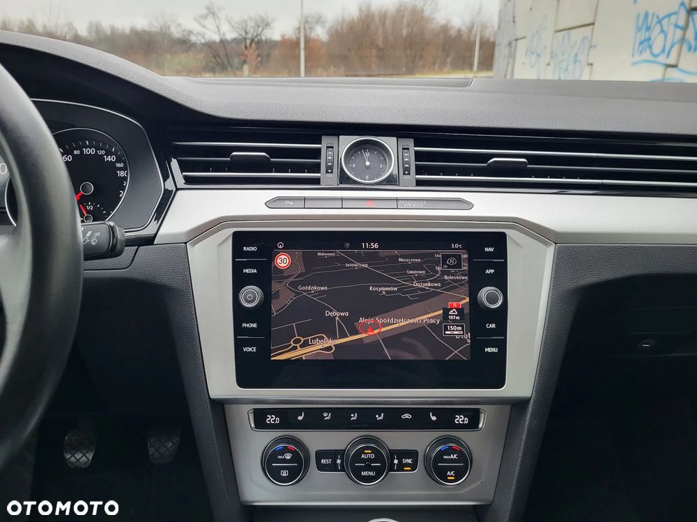 Volkswagen Passat - 14