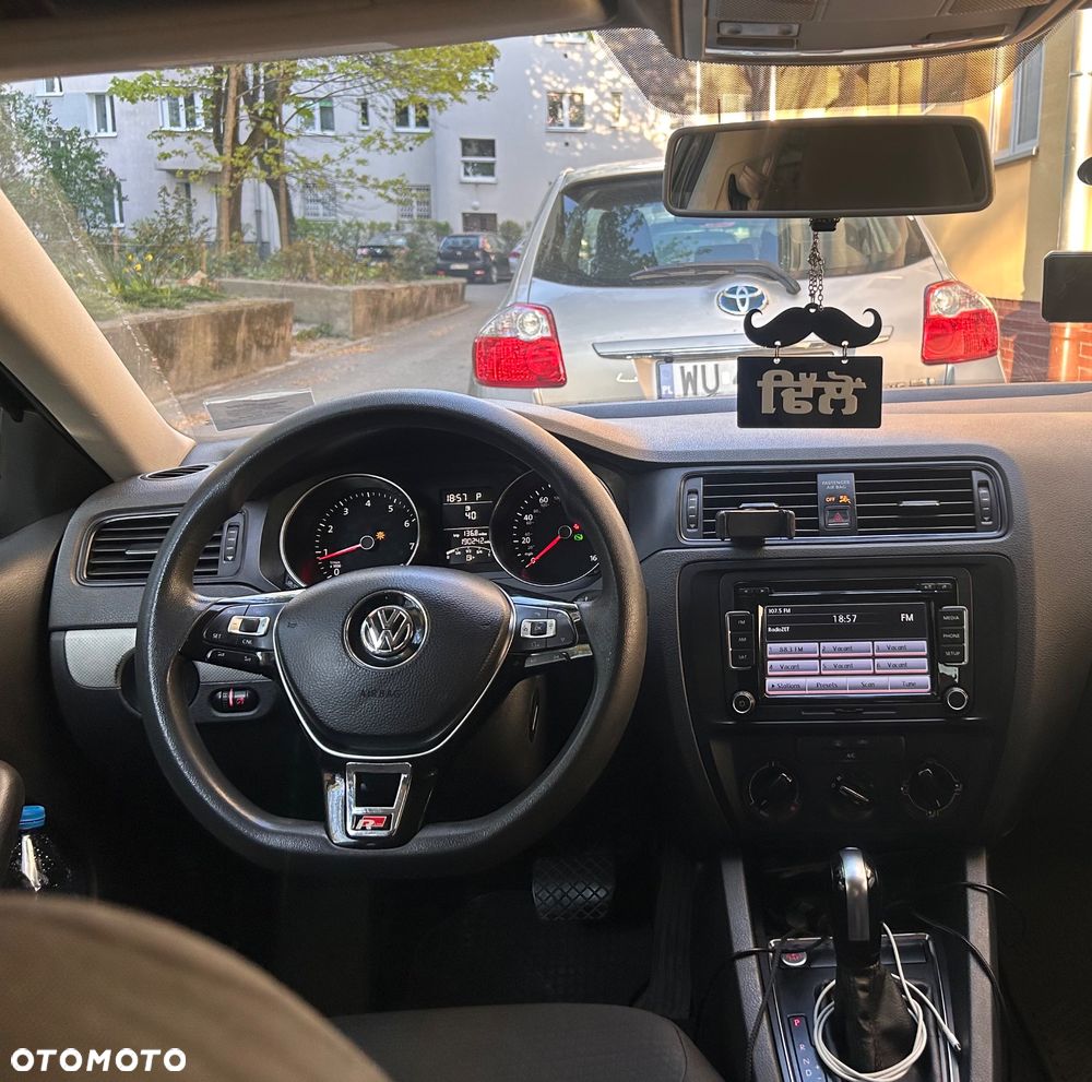 Volkswagen Jetta - 10