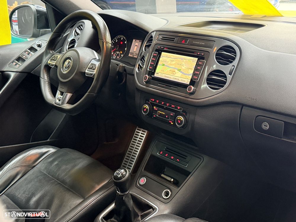 VW Tiguan 2.0 TDI DPF BlueMotion Exclusive - 31