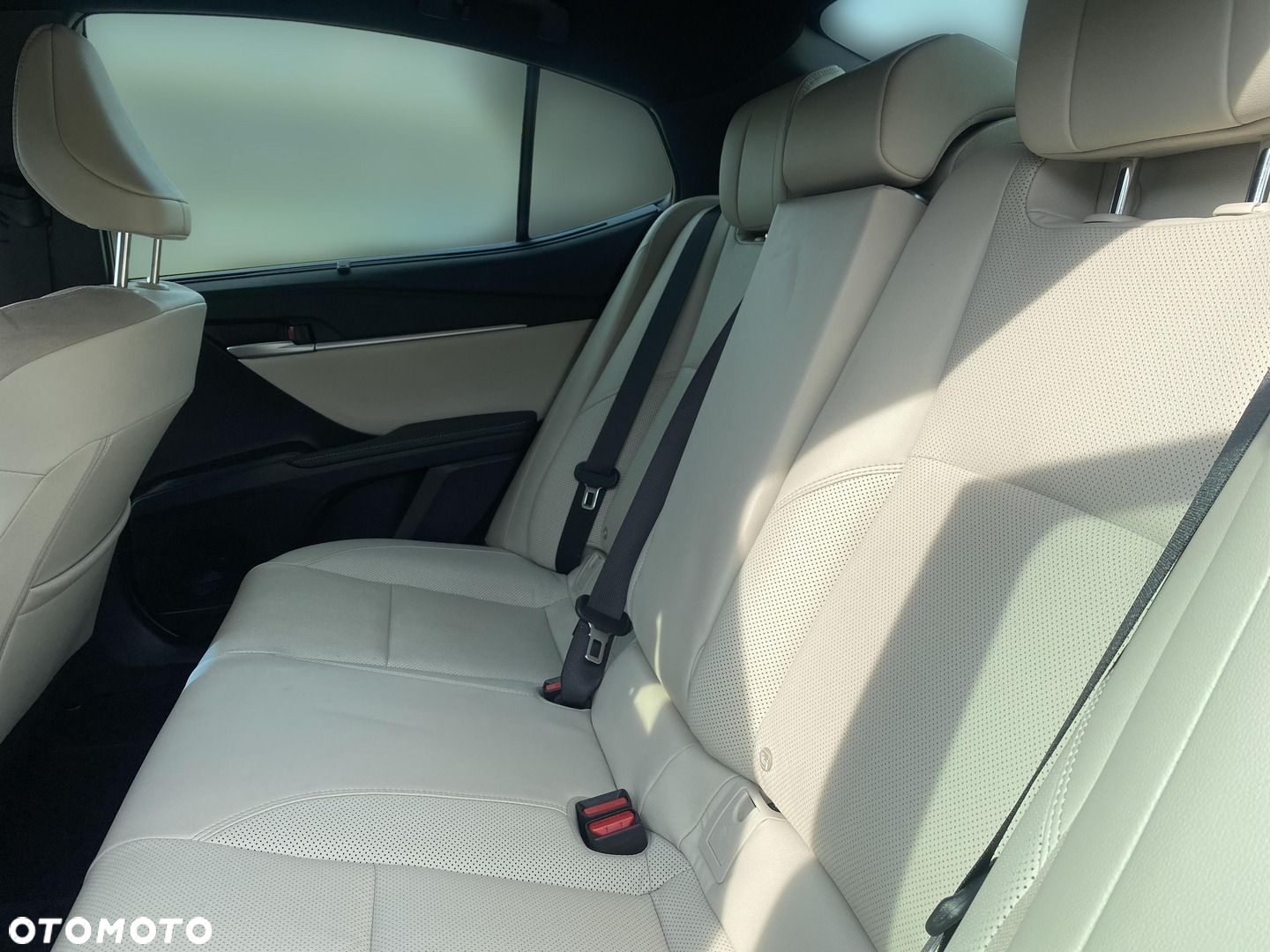 Toyota Camry - 13