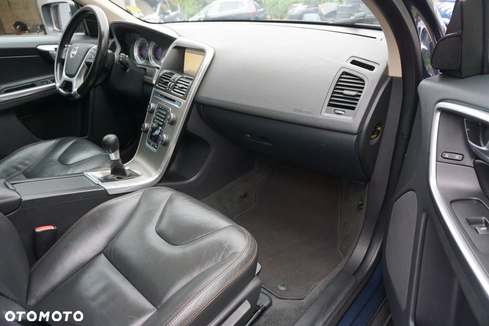 Volvo XC 60 D3 Momentum - 17