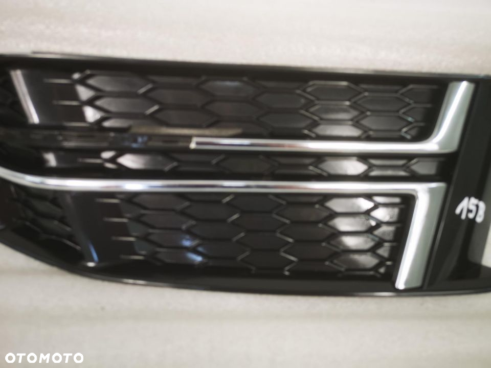 AUDI A4 B9 S-LINE 15- PRAWA BOCZNA KRATKA ZDERZAKA PRZEDNIEGO PRZÓD 8W0807682 F / 8W0807682F NR AUKCJI 2S/15 - 13