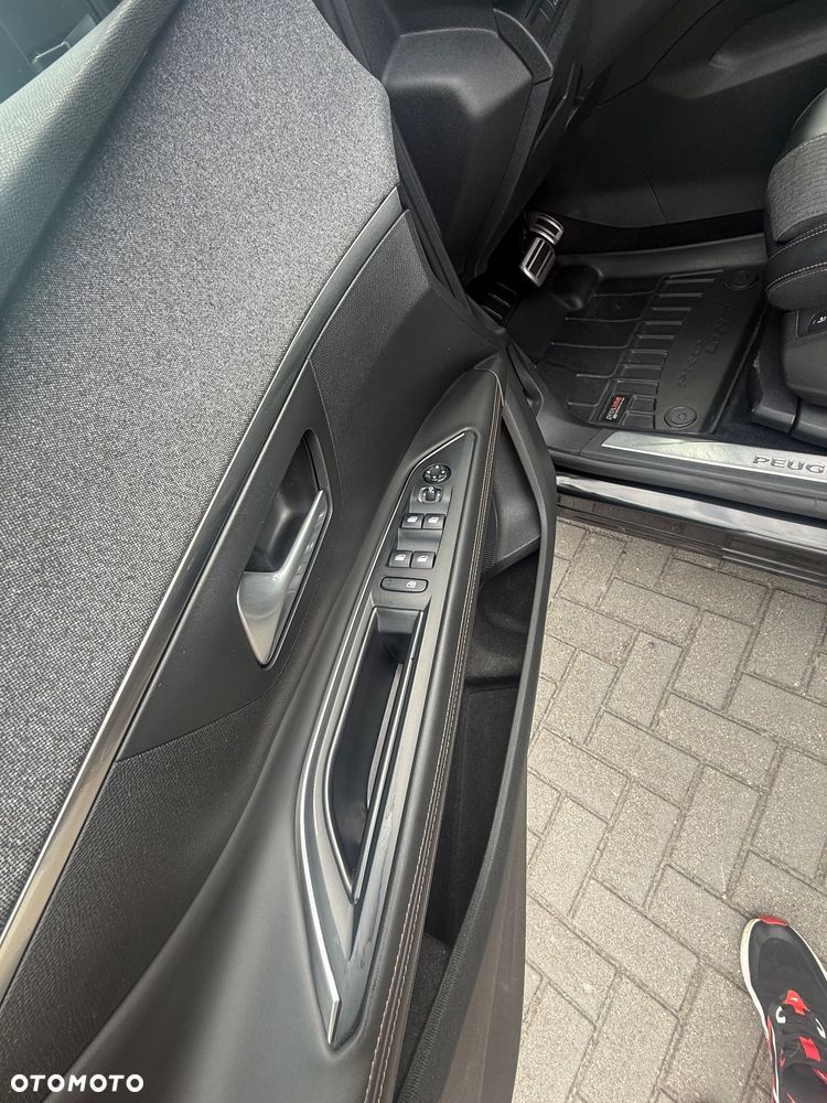 Peugeot 5008 1.6 THP Active S&S EAT6 - 25