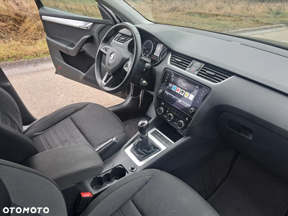 Skoda Octavia 1.6 TDI Premium Edition - 8