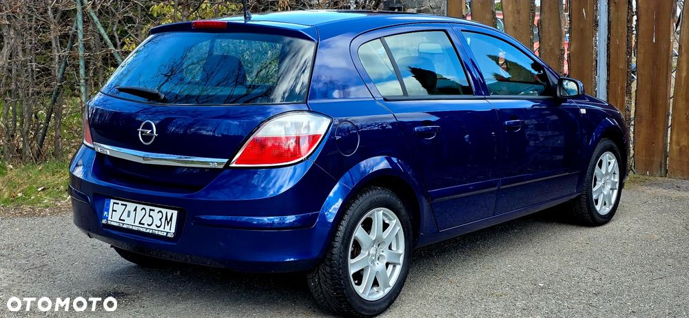 Opel Astra 1.8 Innovation - 21