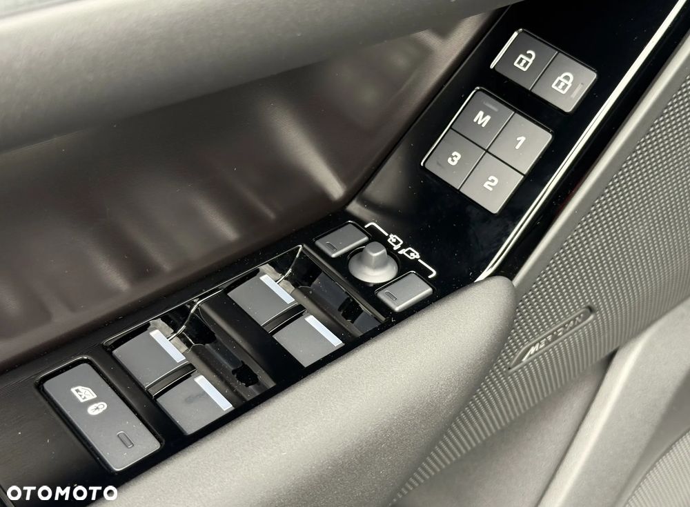 Land Rover Range Rover Velar D300 Dynamic SE - 17