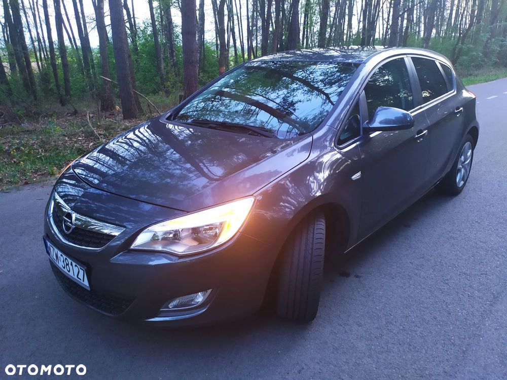 Opel Astra 1.4 Turbo Cosmo - 1