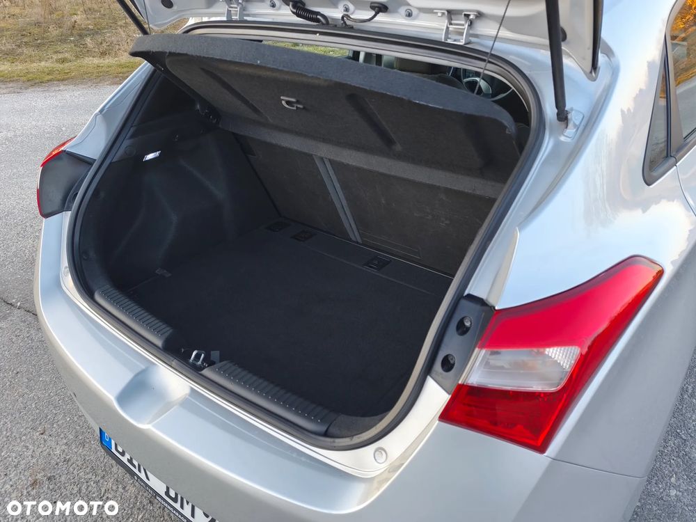 Hyundai i30 blue 1.4 YES Silver - 18