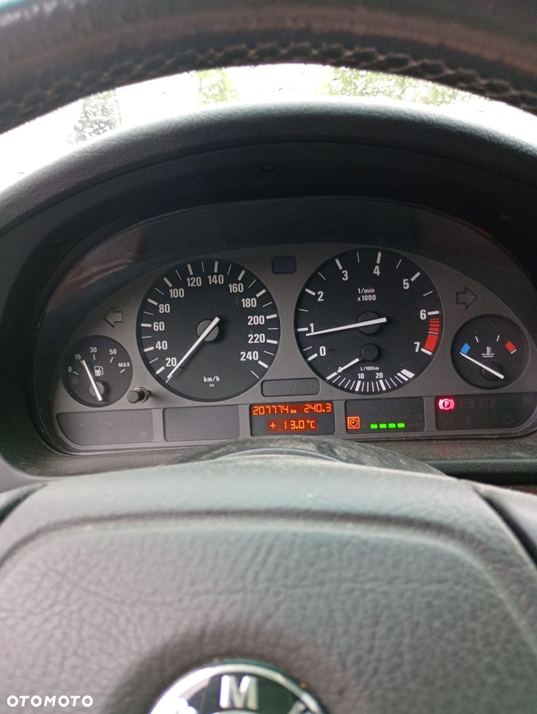 BMW Seria 5 523i - 2