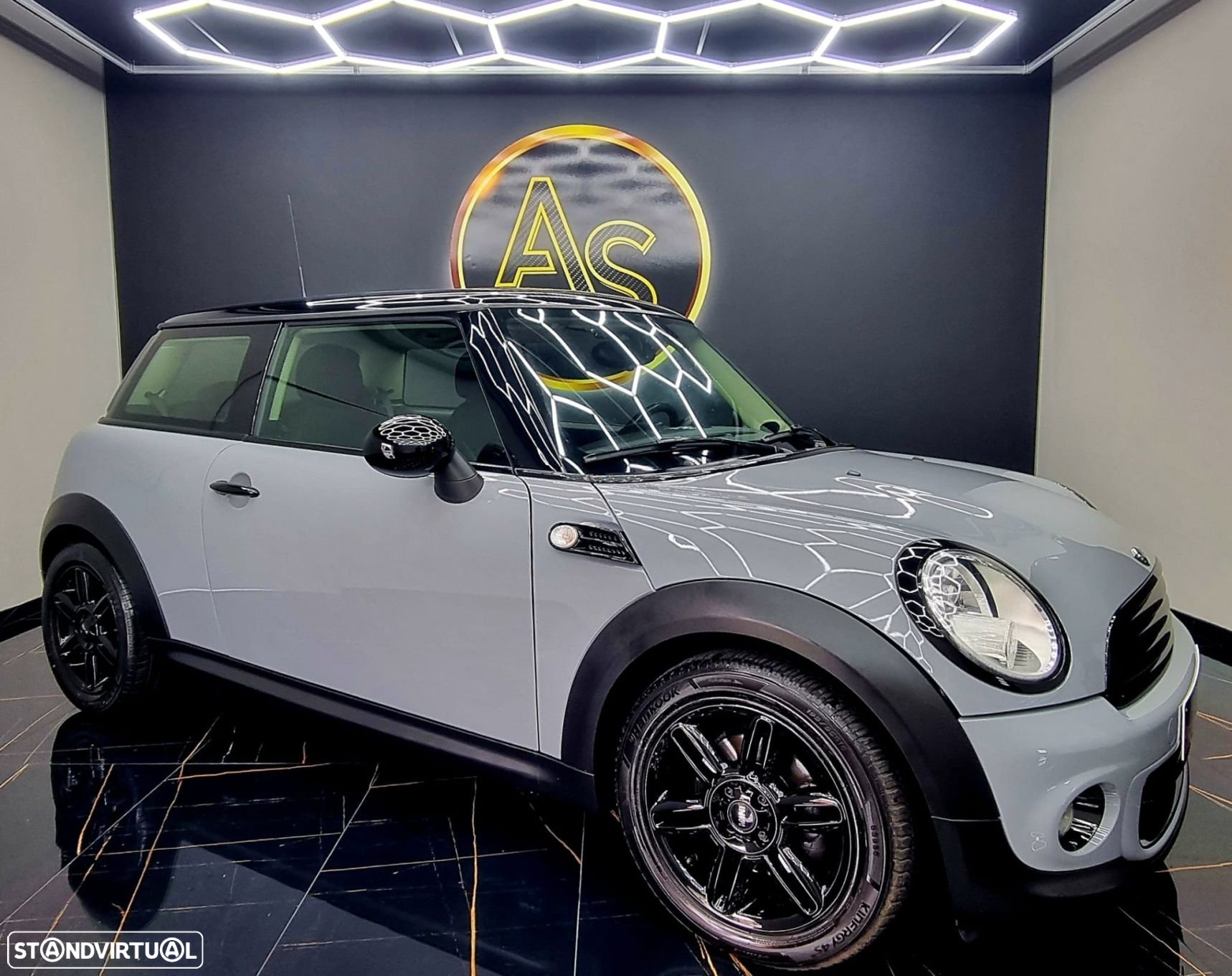 MINI 3 Portas One D - 23