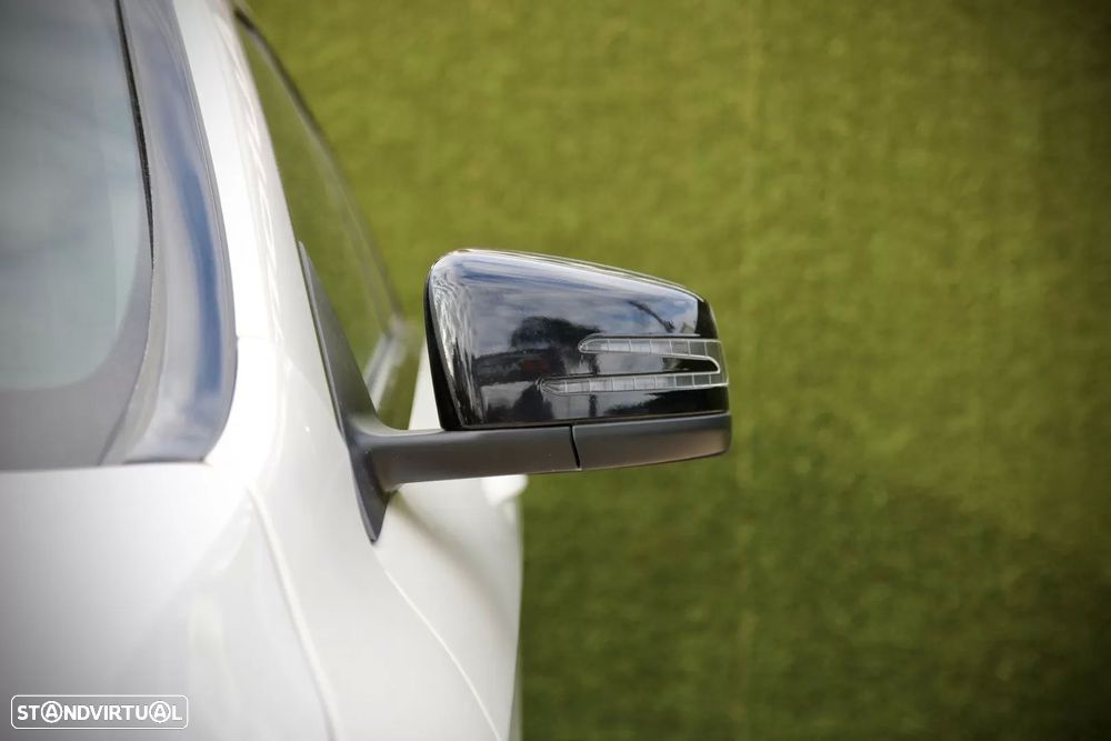 Mercedes-Benz CLA 200 d Shooting Brake AMG Line Aut. - 42