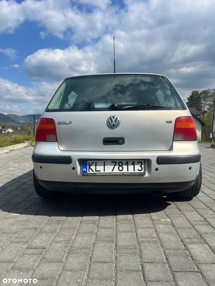 Volkswagen Golf 1.6 - 6