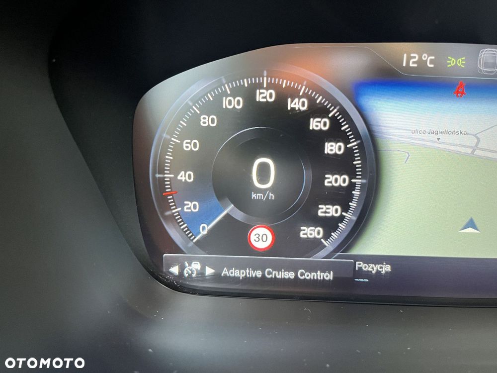 Volvo V90 Cross Country - 16