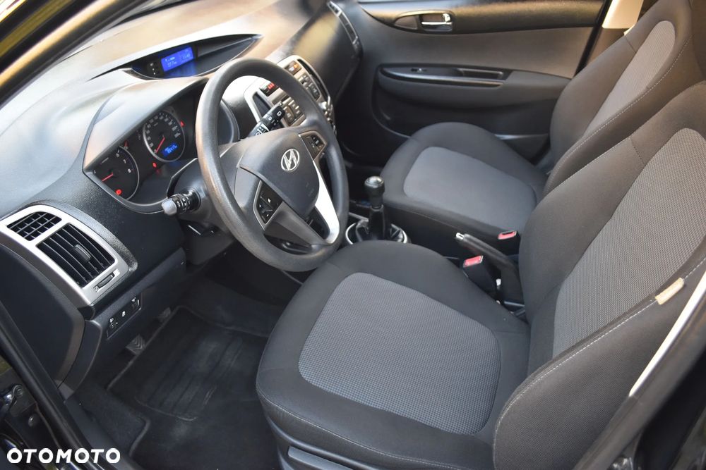 Hyundai i20 - 17