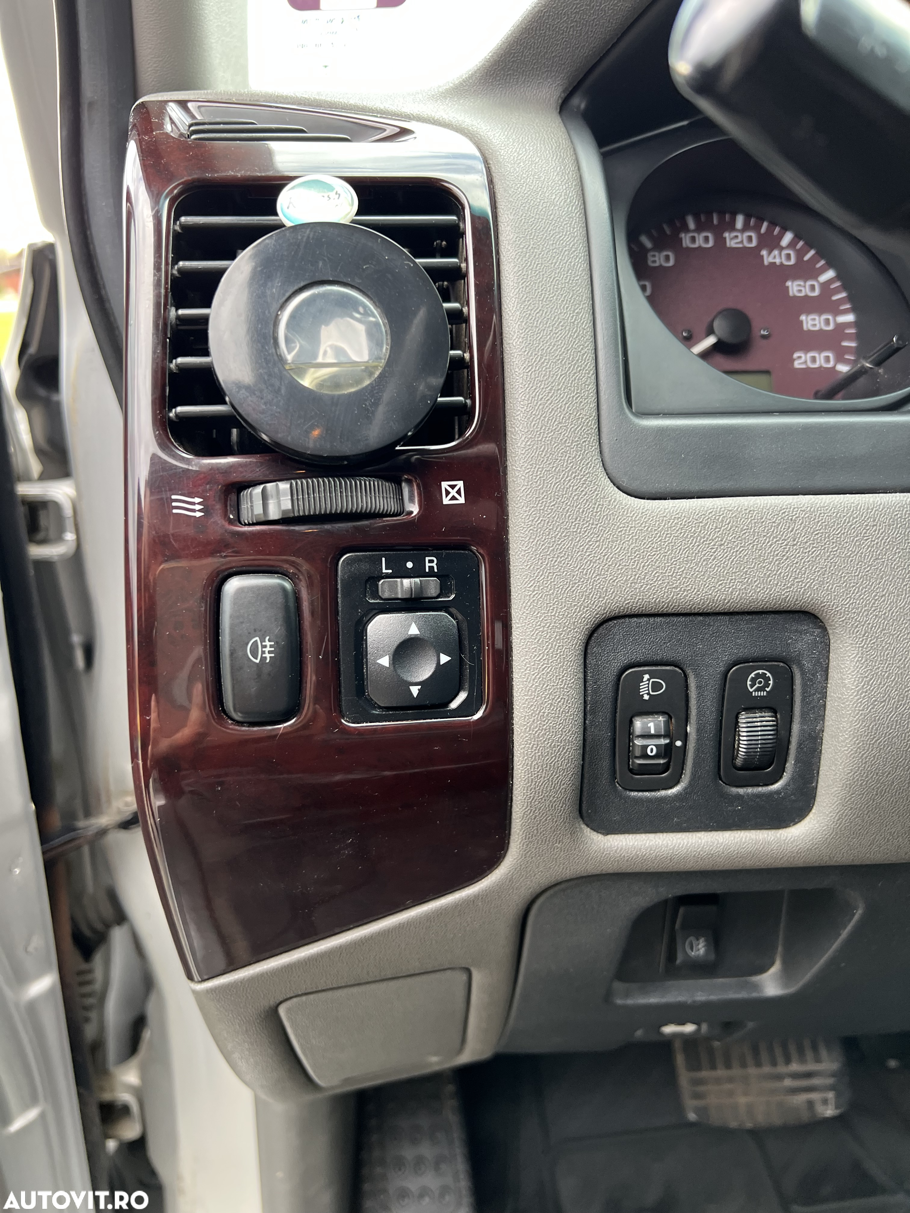 Mitsubishi Pajero - 11