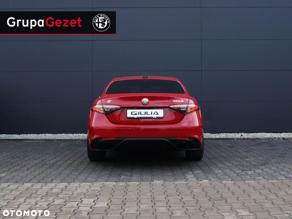 Alfa Romeo Giulia - 11