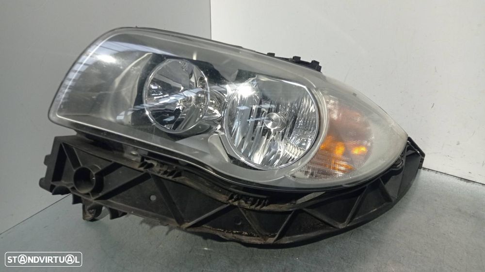 FAROL ESQUERDO BMW SERIE 1 - 1
